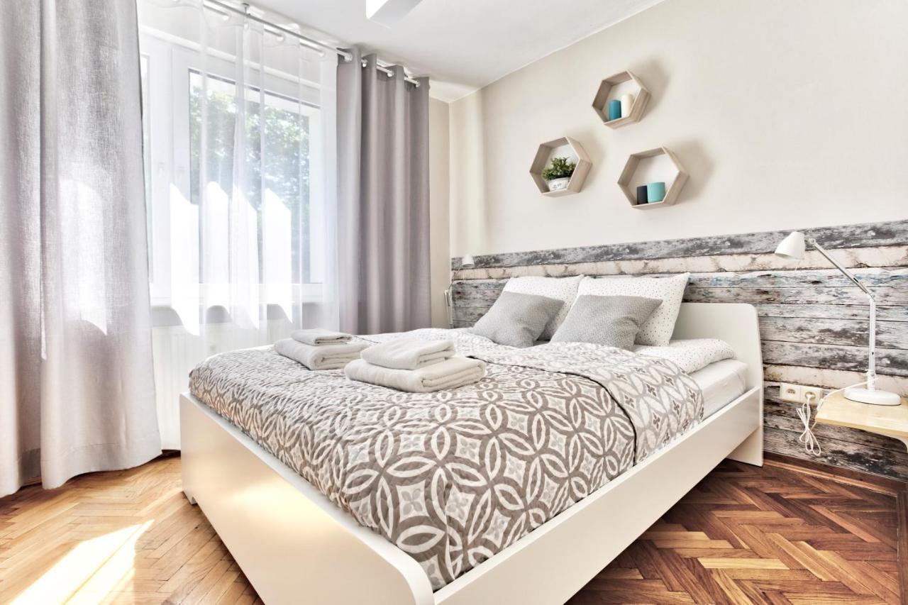 Tyzenhauz Apartments Lobzowska Street คราคูฟ ภายนอก รูปภาพ