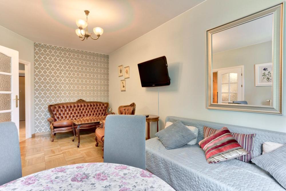 Tyzenhauz Apartments Lobzowska Street คราคูฟ ภายนอก รูปภาพ