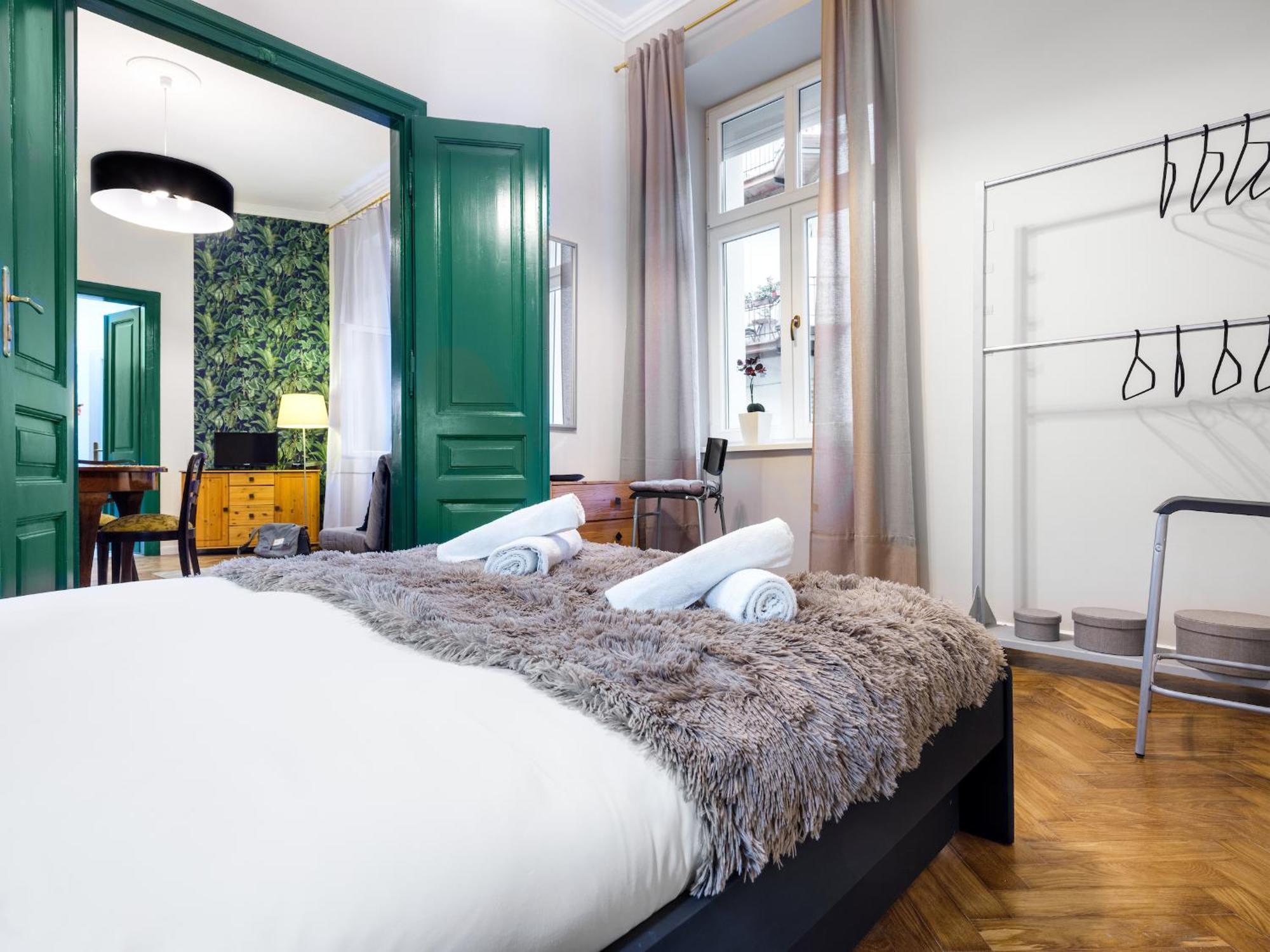 Tyzenhauz Apartments Lobzowska Street คราคูฟ ภายนอก รูปภาพ